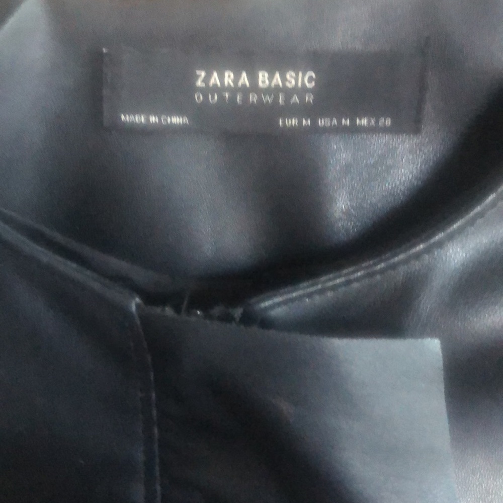 ZARA Basic Outerwear Black Front Ruffle Detail Faux LeatherJacket Medium - Picture 3 of 8